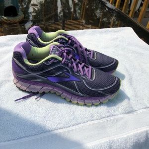 Brooks Adrenaline GTS 17 size 11 woman’s purple